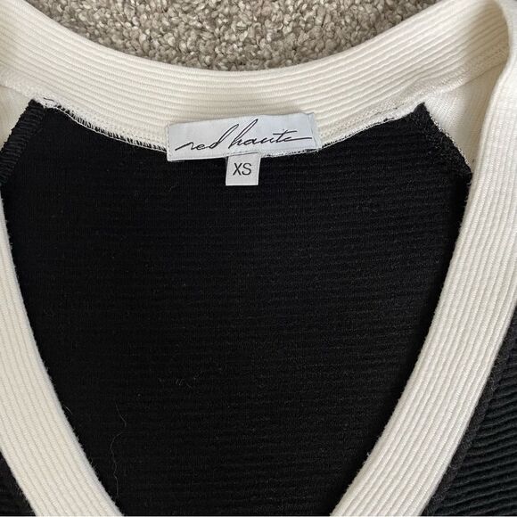 Red Haute Ivory Colorblock Long Sleeve
V-Neck T-Shirt Top XS - Picture 6 of 8